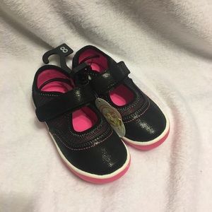 New with tags girls kids walking sneakers velcro flats